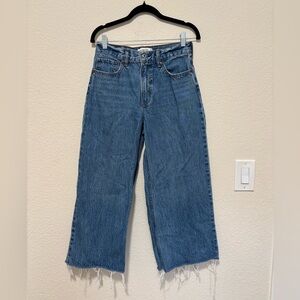 Abercrombie & Fitch The Crop Wide Leg High Rise jeans with raw hem size 26 short